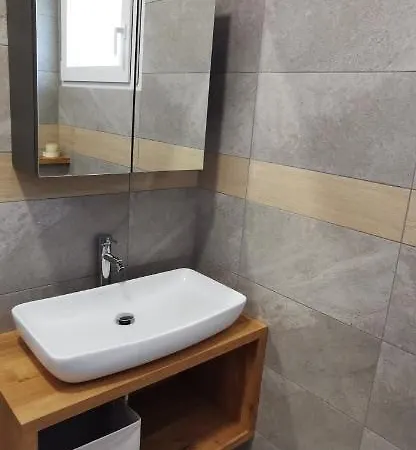 Apartmaji Tmaynka *