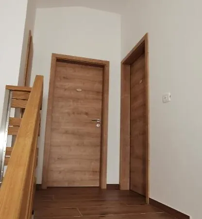 Apartmaji Tmaynka