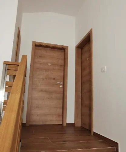 Apartmaji Tmaynka