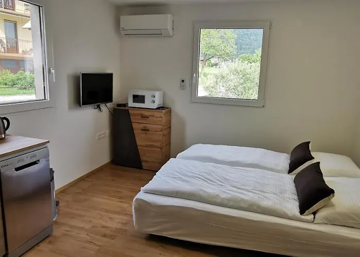 Apartmaji Tmaynka דירה טולמין